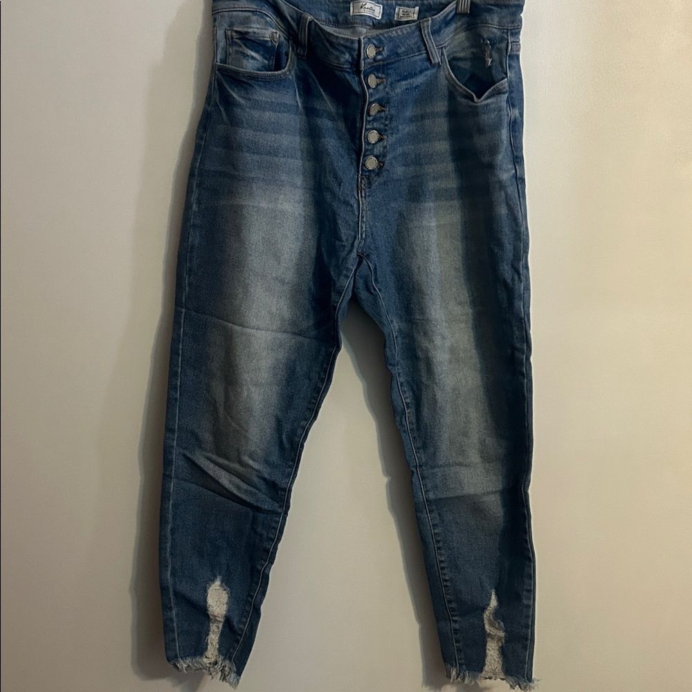 KanCan Signature Kurvy Mid-Rise button-fly distressed ankle jeans, size 32